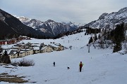 92 Scendiamo a San Simone sulle piste di sci senza sciatori